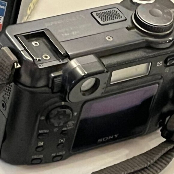 Sony Cyber-shot DSC-S85 4.1MP Digital Cameras with Box & Manual PART ONLY - Picture 4 of 6